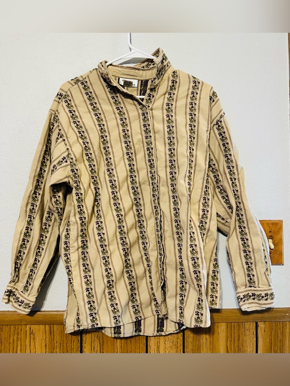 Maggie & Max women XL Vintage Striped Floral Accent button down Shirt cotton